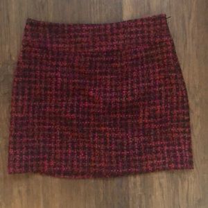 Limited skirt